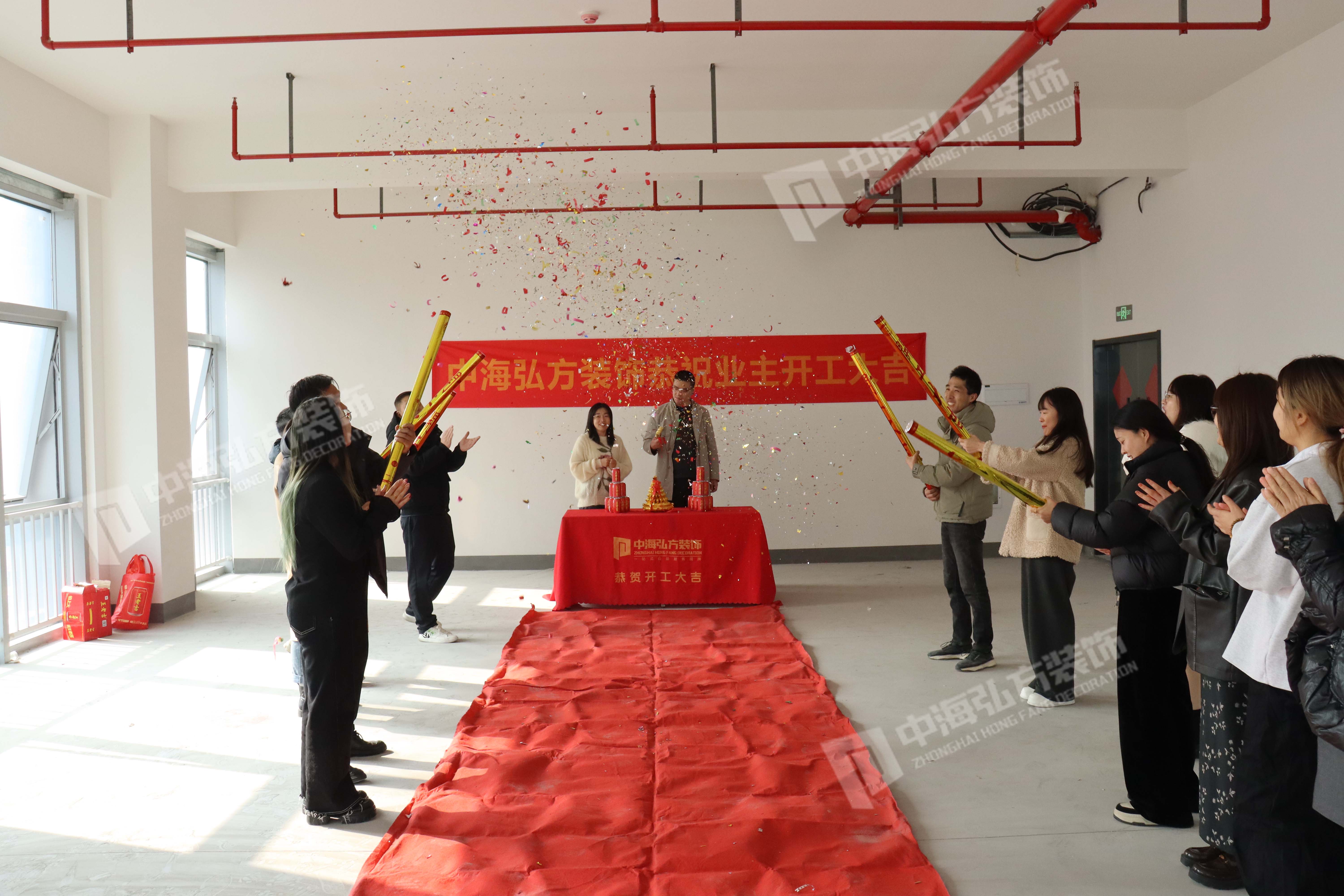 【開(kāi)工大吉】中海裝飾攜手老客戶(hù)跨越挑戰，再啟辦公室煥新之旅(圖1)